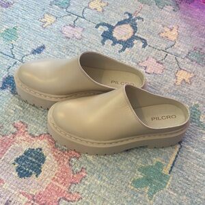 NWOT Pilcro Clogs